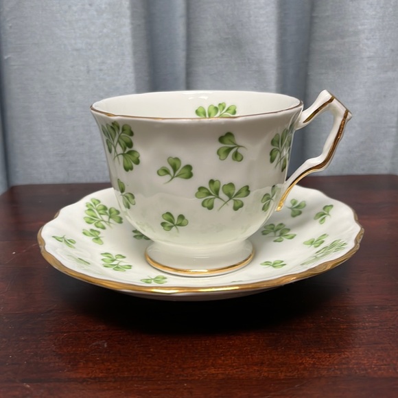 AYNSLEY Other - Vintage Aynsley Shamrock Footed Cup & Saucer Crocus Coupe Shape #159 England